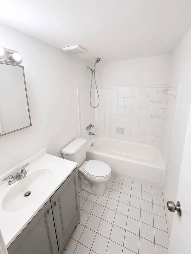 4 of 7 - 271 Nw 177th Street #106, Miami Gardens, FL