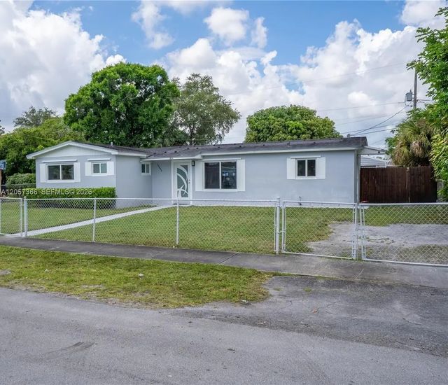 4 of 11 - 20440 Nw 20th Court, Miami Gardens, FL