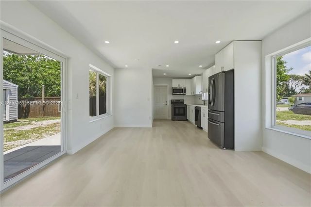 5 of 11 - 20440 Nw 20th Court, Miami Gardens, FL