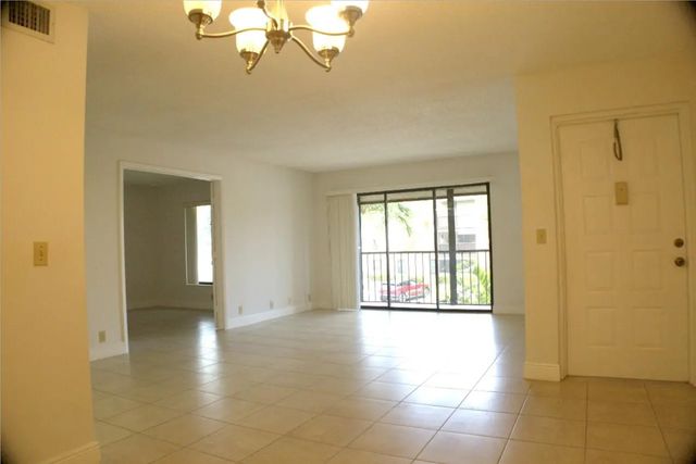 4 of 40 - 815 Sky Pine Way #d2, Greenacres, FL