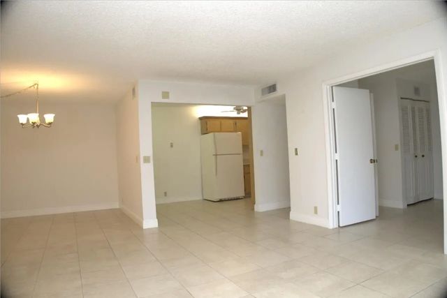 5 of 40 - 815 Sky Pine Way #d2, Greenacres, FL
