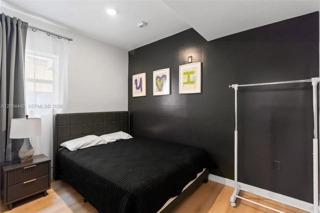 5 of 18 - 810 7th #102, Miami Beach, FL