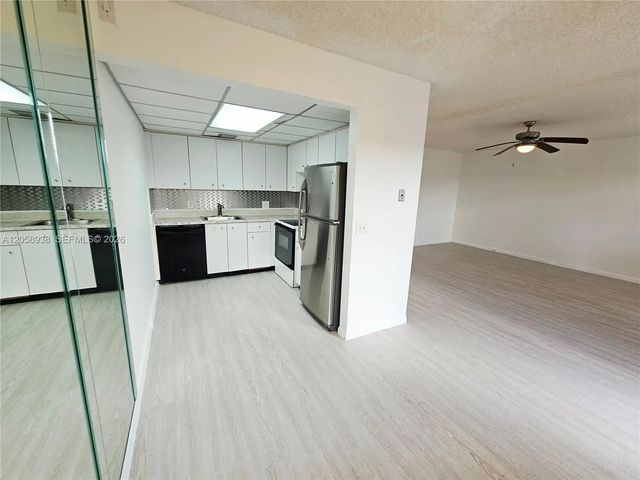 13250 Sw 7th Court #402l, Pembroke Pines