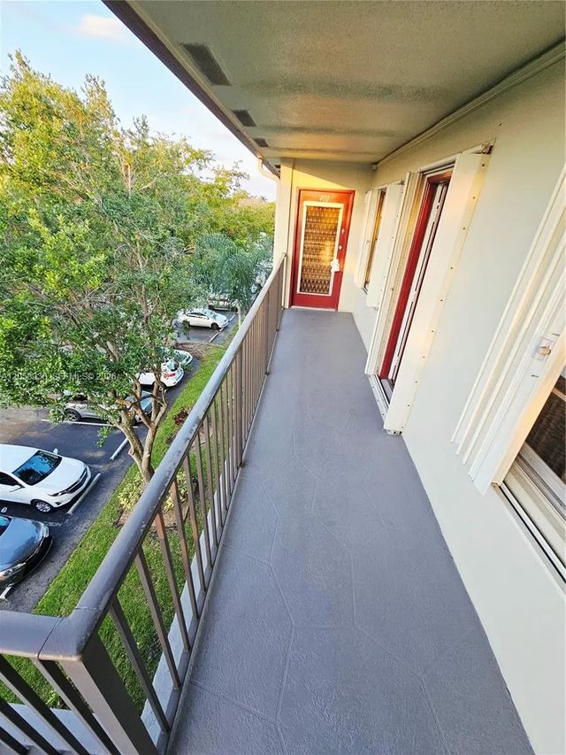 4 of 30 - 13250 Sw 7th Court #402l, Pembroke Pines, FL