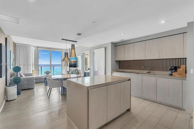 4010 S Ocean Drive #r3305, Hollywood