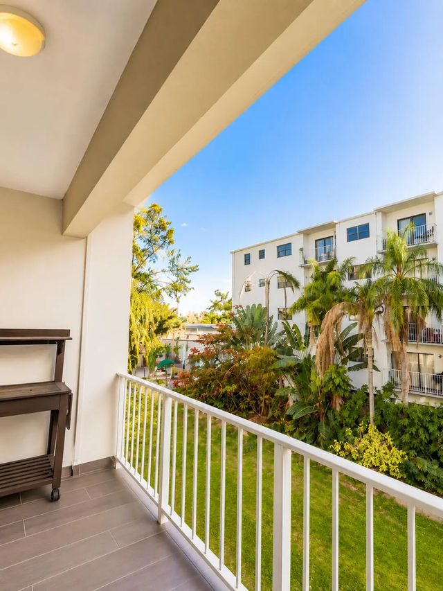 4 of 17 - 1245 West Avenue #302, Miami Beach, FL