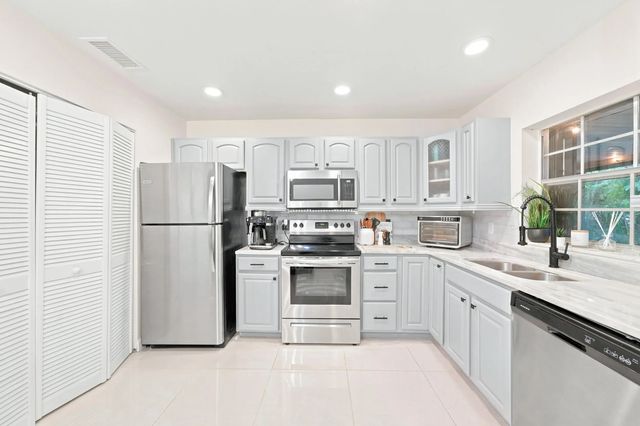 5 of 19 - 8026 Sw 20th Court, Davie, FL