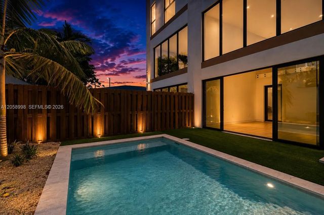 2 of 29 - 420 Ne 62nd Street, Miami, FL