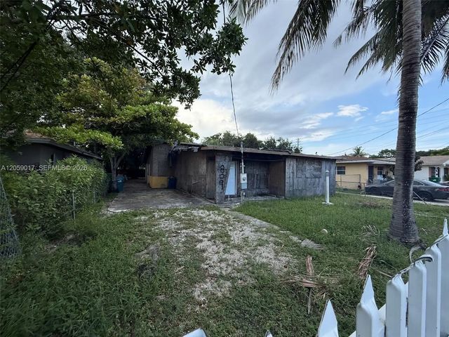 2 of 9 - 809 Nw 108th Street, Miami, FL