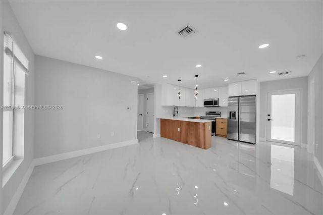 4 of 18 - 1042 Darlington Street, , FL