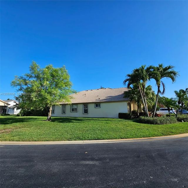 2 of 37 - 2540 Egret Lake Drive, Greenacres, FL