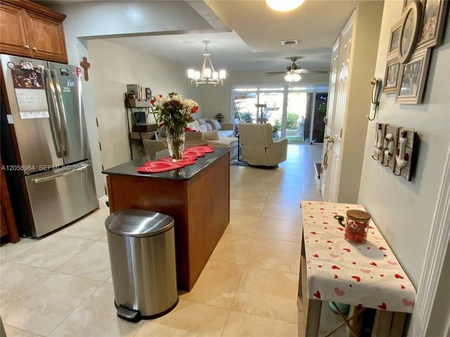 3321 Farragut Street #7h, Hollywood