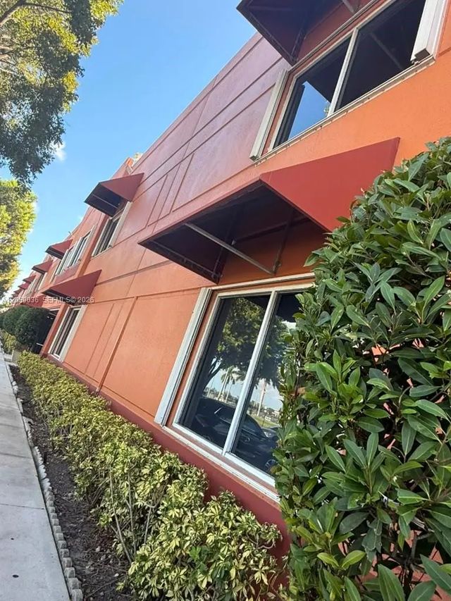 2 of 30 - 9649 Nw 33rd Street, Doral, FL