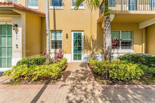 3 of 41 - 950 Sw 147th Avenue #2611, Pembroke Pines, FL
