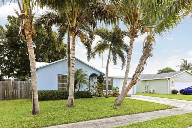 3 of 28 - 104 Banyan Circle, Jupiter, FL