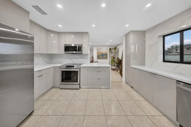 2 of 31 - 12510 Sw 95th Terrace, Miami, FL
