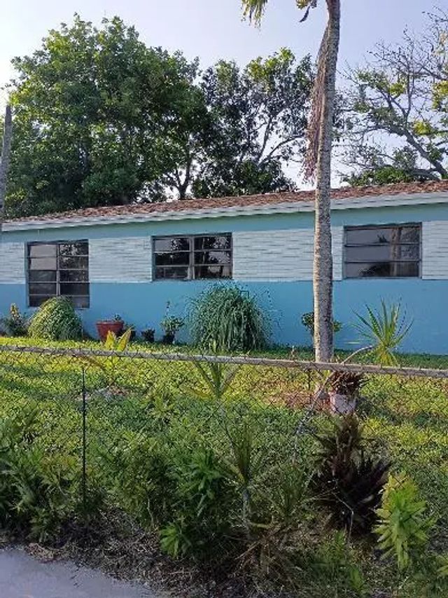 2731 Nw 16th Court, Fort Lauderdale