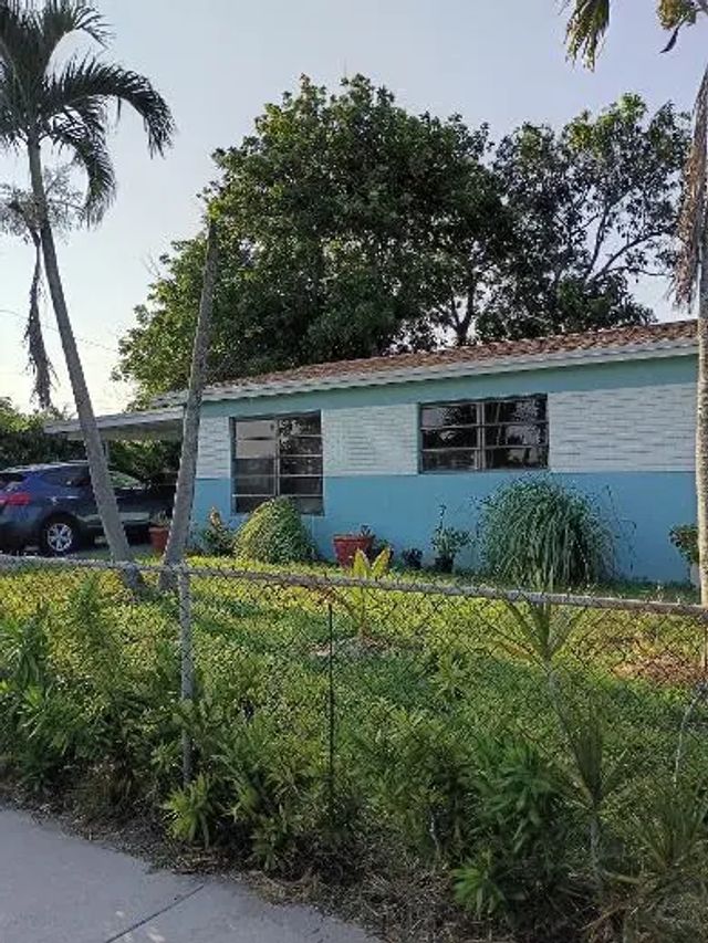 2 of 9 - 2731 Nw 16th Court, Fort Lauderdale, FL