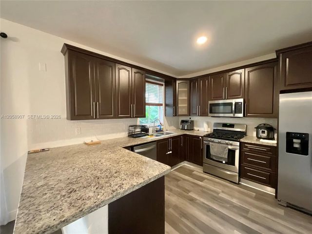 11320 Nw 43rd Terrace, Doral