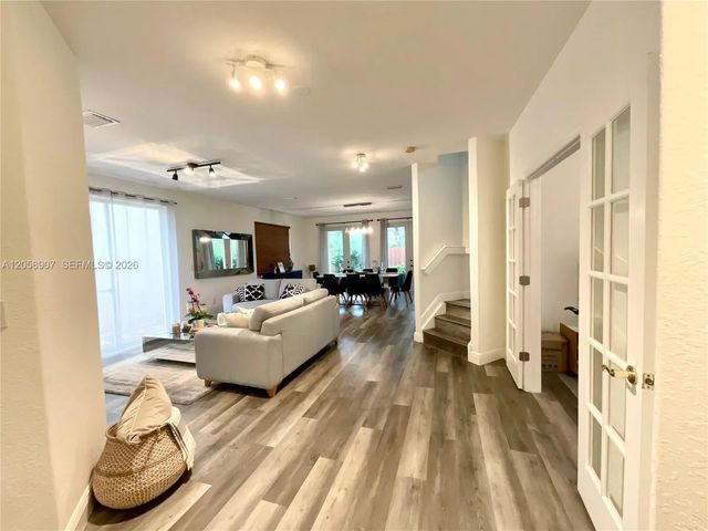 4 of 38 - 11320 Nw 43rd Terrace, Doral, FL