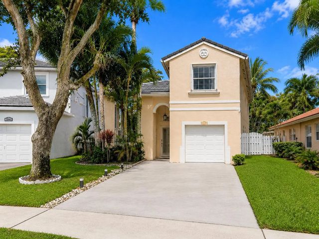 3 of 31 - 5655 La Quinta Court, Lake Worth, FL