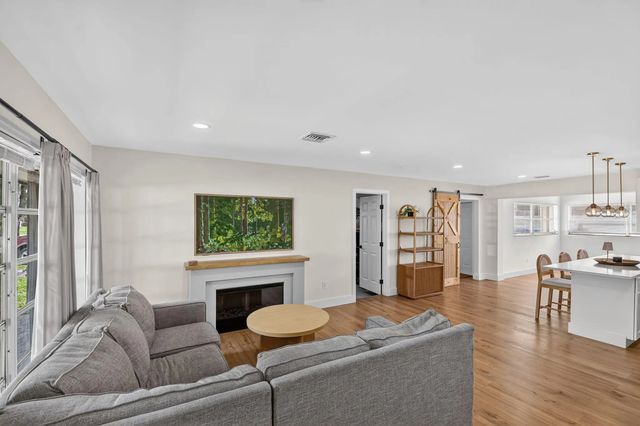 4 of 33 - 432 W Shadyside Circle, West Palm Beach, FL
