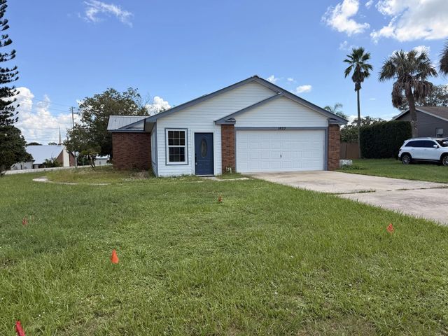1823 Roberta Avenue, Sebring