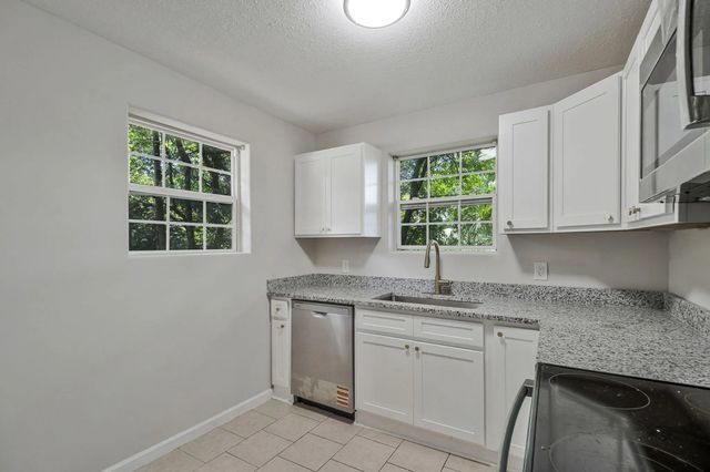3 of 52 - 3031 W Jackson Street, Pensacola, FL