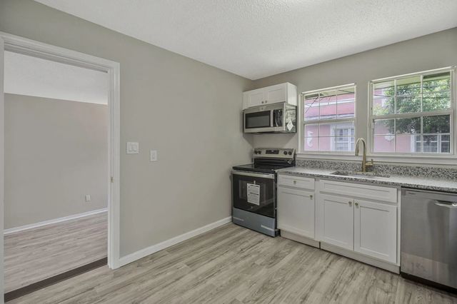 4 of 52 - 3031 W Jackson Street, Pensacola, FL