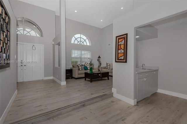 4 of 37 - 945 Nw 202nd Avenue, Pembroke Pines, FL