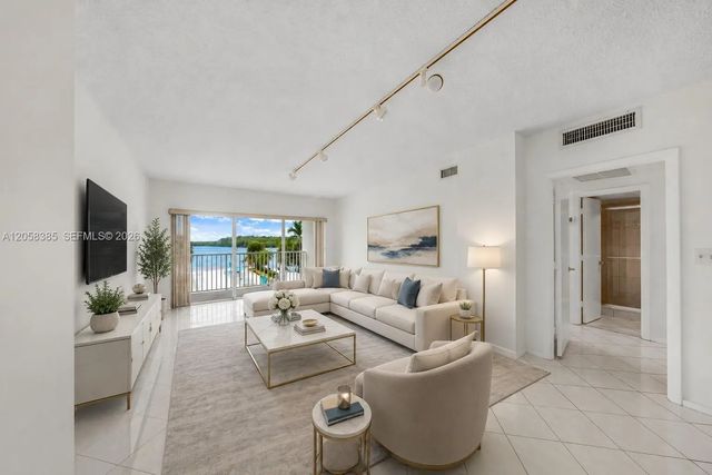4 of 43 - 300 Bayview Drive #202, Sunny Isles Beach, FL