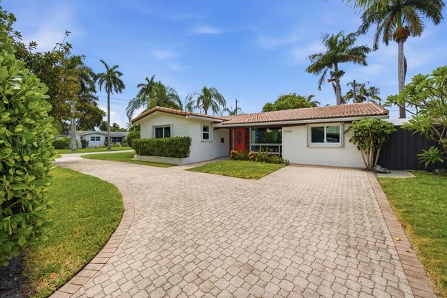 2 of 31 - 2100 N 14th Terrace, Hollywood, FL