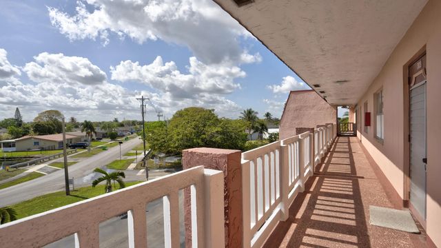2 of 29 - 9400 Sunrise Lakes Boulevard #303, Sunrise, FL