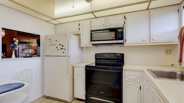 3 of 29 - 9400 Sunrise Lakes Boulevard #303, Sunrise, FL