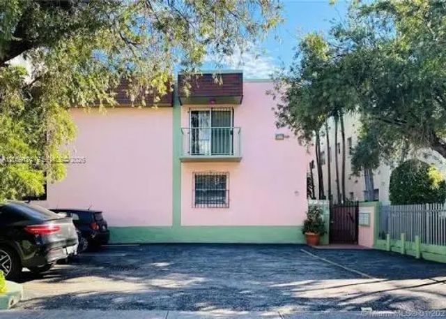 3 of 3 - 937 Michigan Avenue #1, Miami Beach, FL
