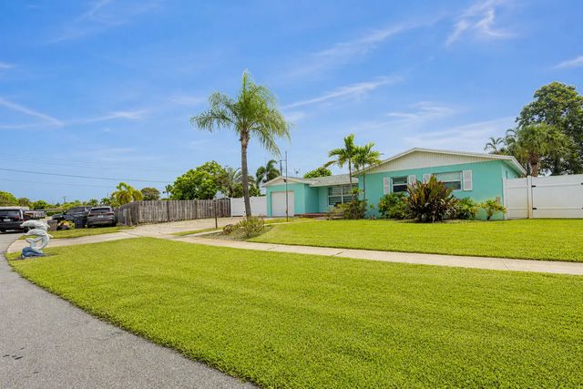 3 of 32 - 2395 Edgewater Drive, West Palm Beach, FL