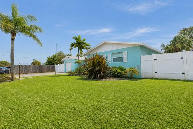 4 of 32 - 2395 Edgewater Drive, West Palm Beach, FL