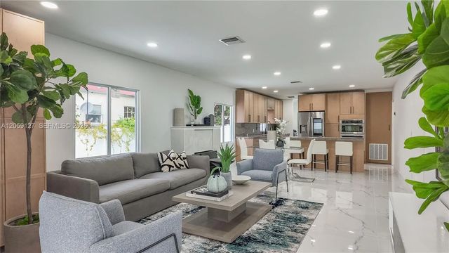 3389 Nw 14th Avenue, Miami