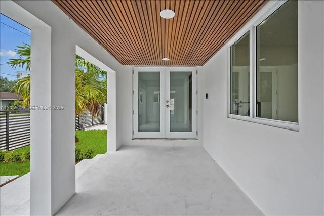 4 of 24 - 3389 Nw 14th Avenue, Miami, FL