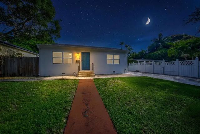 827 Nathan Hale Road, West Palm Beach