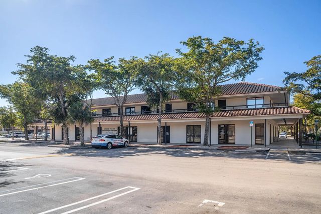 3 of 20 - 7480 Fairway Drive, Hialeah, FL