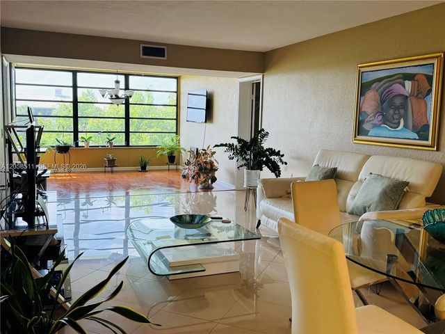 3 of 46 - 1705 Whitehall Drive #401, Davie, FL