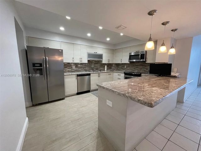5825 Collins Avenue #7b, Miami Beach