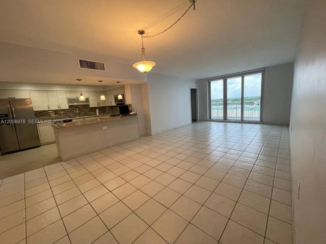 3 of 21 - 5825 Collins Avenue #7b, Miami Beach, FL
