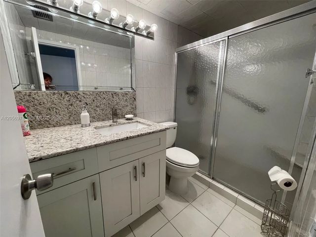 4 of 21 - 5825 Collins Avenue #7b, Miami Beach, FL