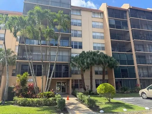5 of 11 - 3821 Environ Boulevard #407, Lauderhill, FL