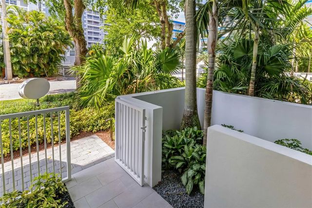 5 of 61 - 3100 Ne 47th Court #13, Fort Lauderdale, FL