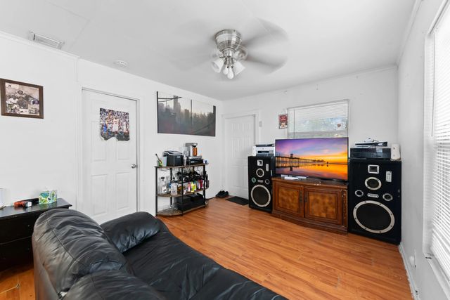 5 of 20 - 947 43rd Street, West Palm Beach, FL