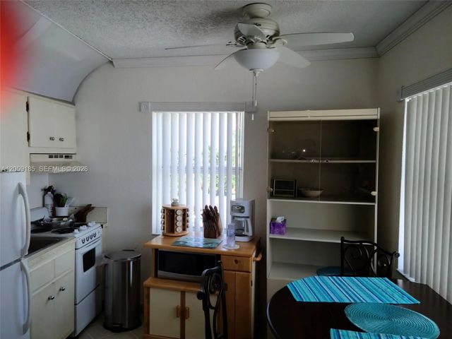 4 of 7 - 3401 Ne 10th Street #ph16w, Pompano Beach, FL