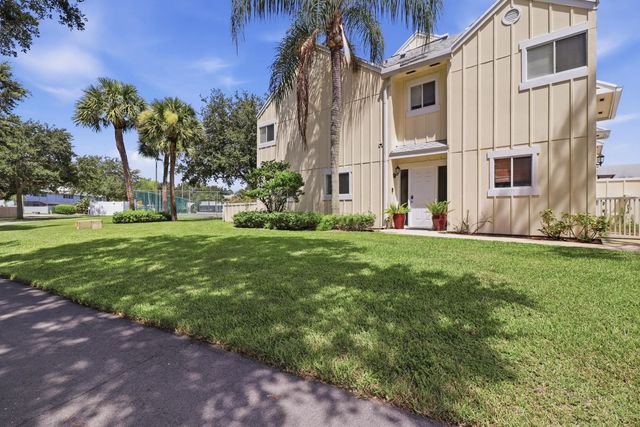 3 of 22 - 6263 Riverwalk Lane #1, Jupiter, FL